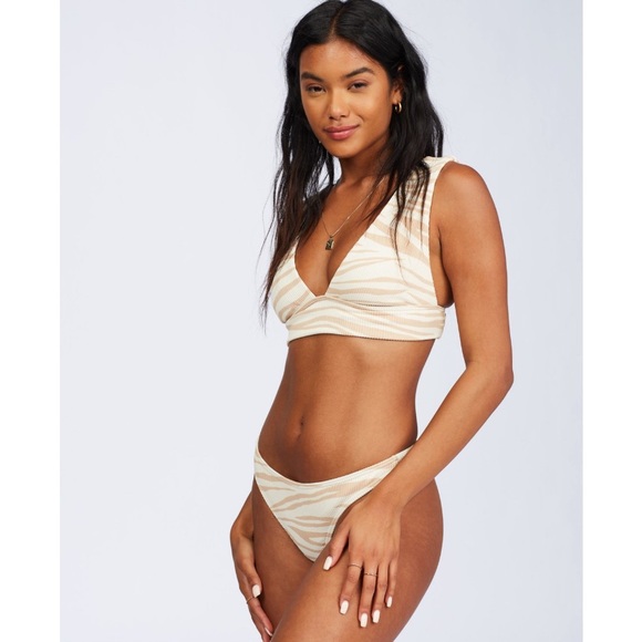 🔥🔥BILLABONG - WILD PLUNGE TANGA SET🔥🔥 - Picture 4 of 9